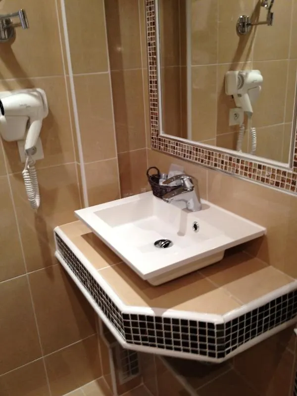 Hotel Avama Prony Paris