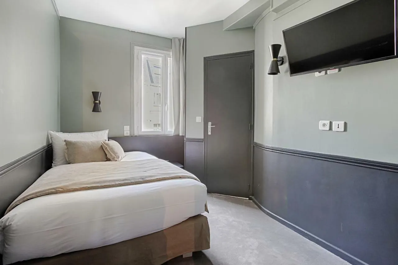 Hotel Avama Prony Paris