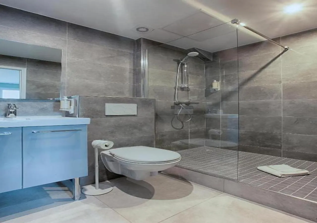 Hotel Hôtel Avama Prony Paris