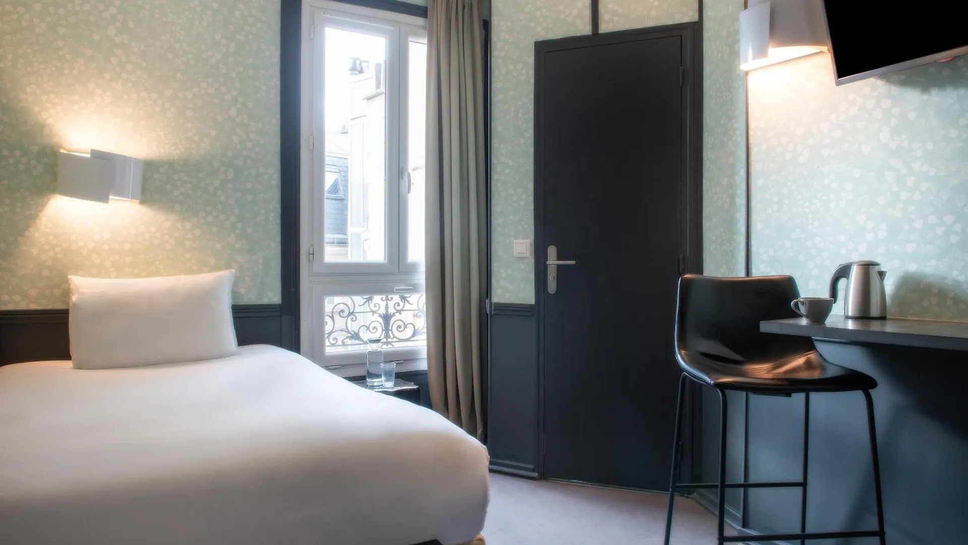 Hôtel Avama Prony Paris Hotel