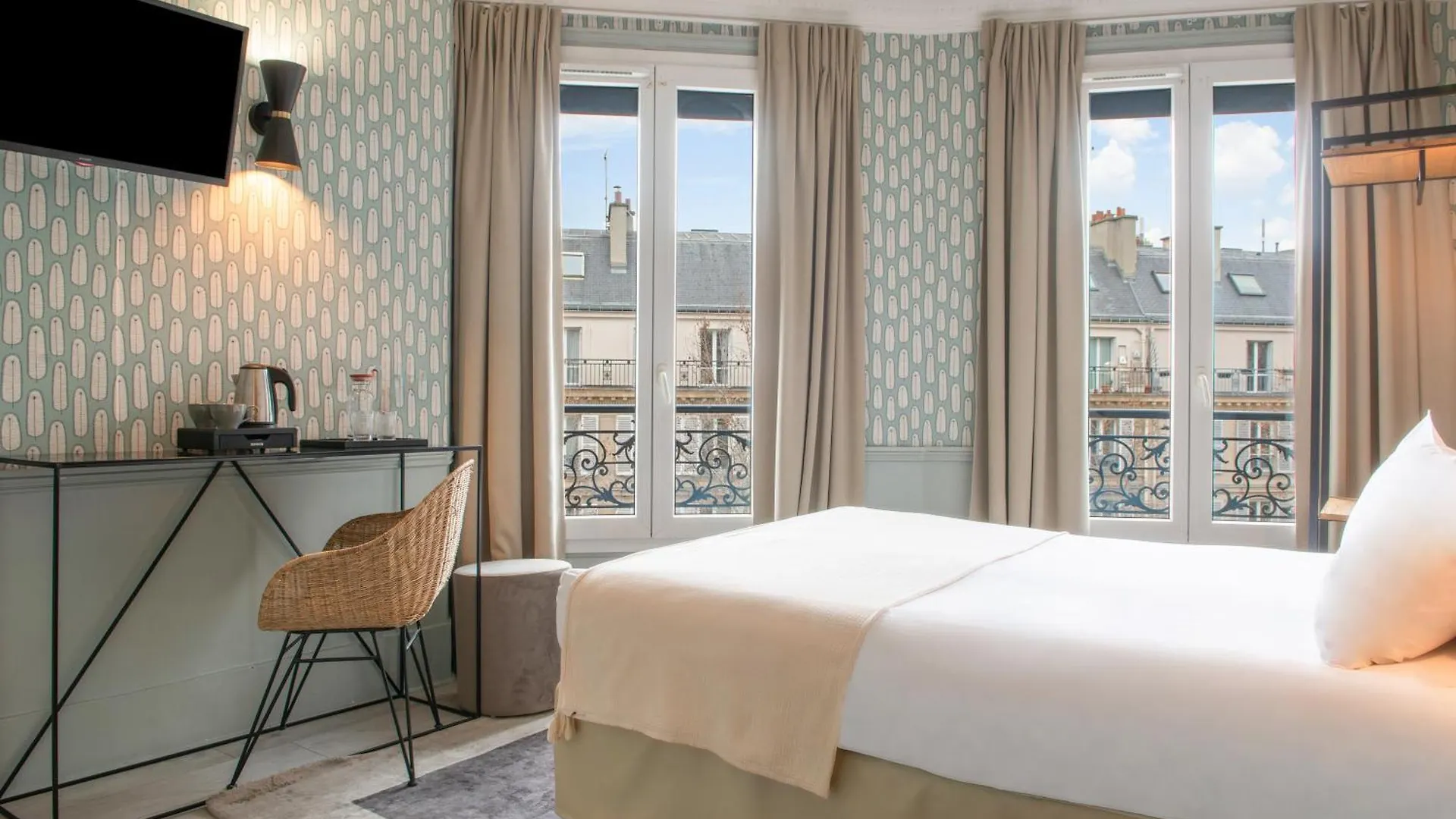Hotel Avama Prony Paris