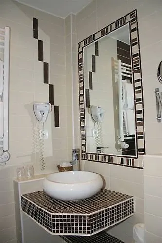 Hôtel Avama Prony Paris