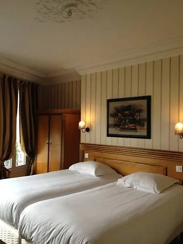 ***  Hotel Avama Prony Paris France