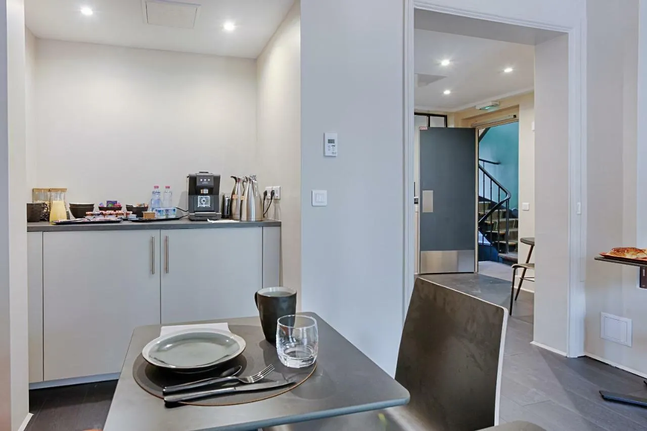 Hotel Hôtel Avama Prony Paris