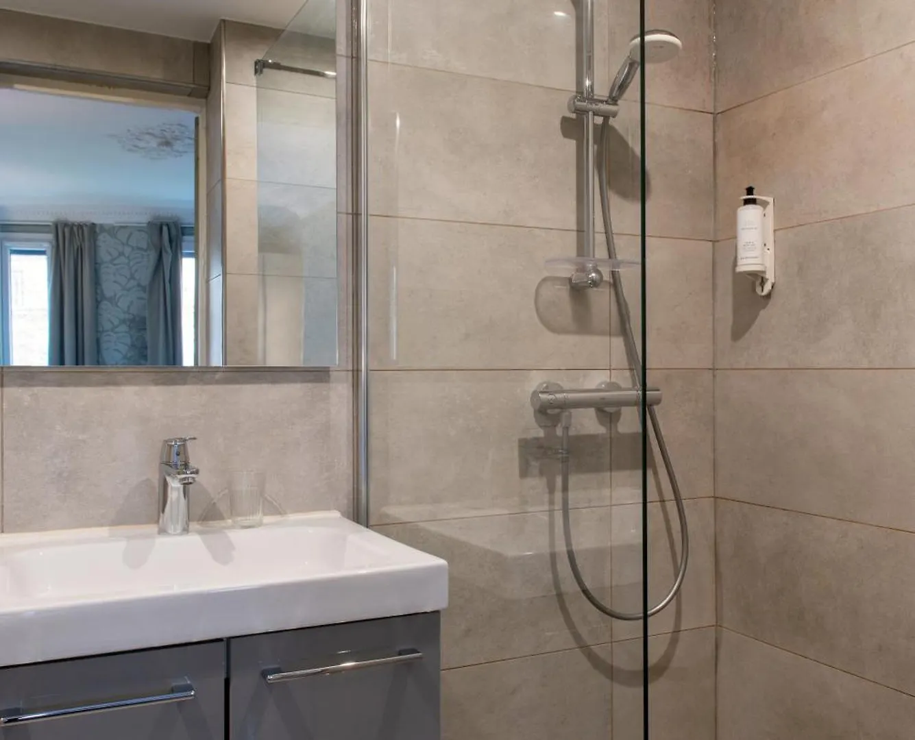 Hotel Avama Prony Parigi