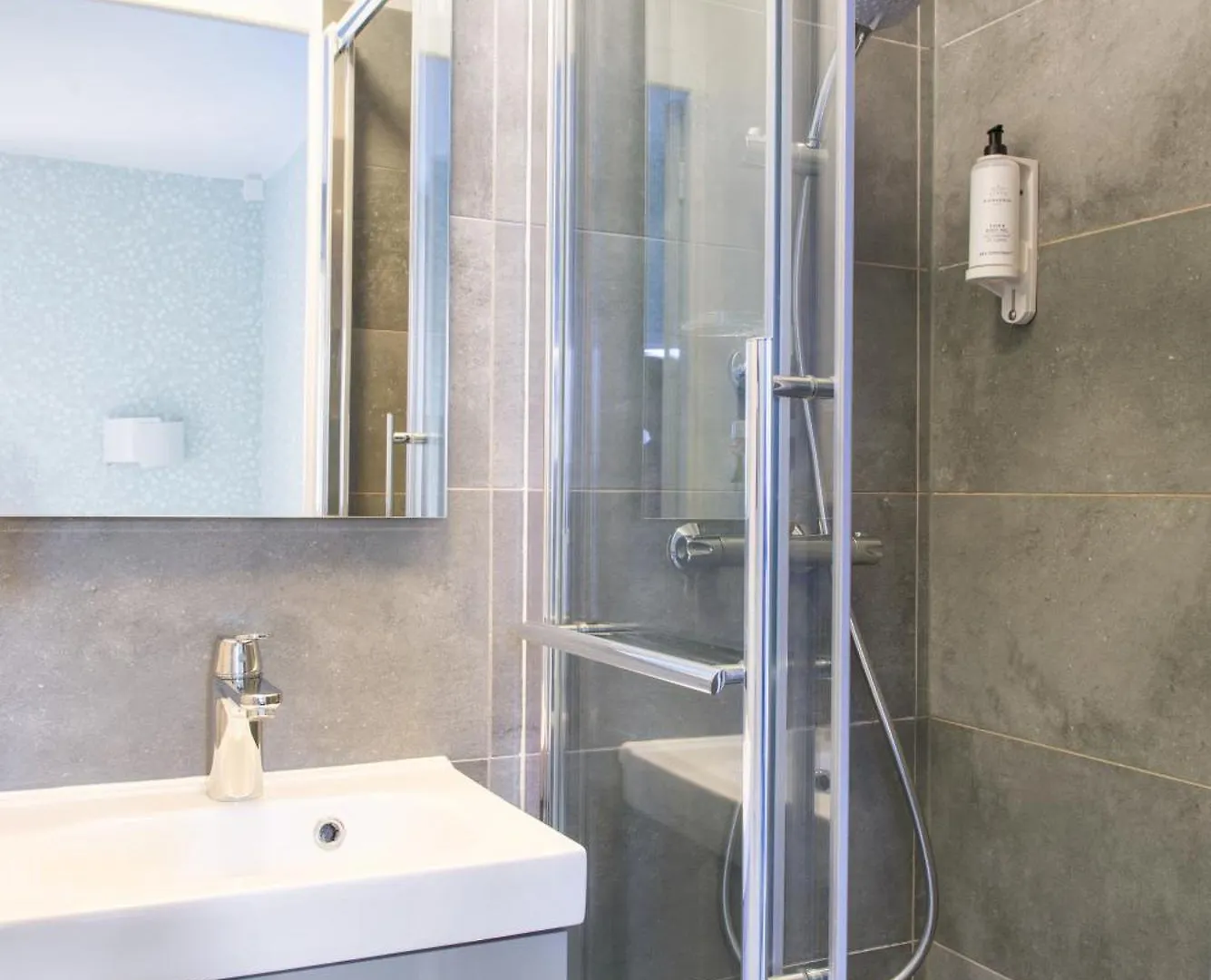 Hotel Avama Prony Parigi