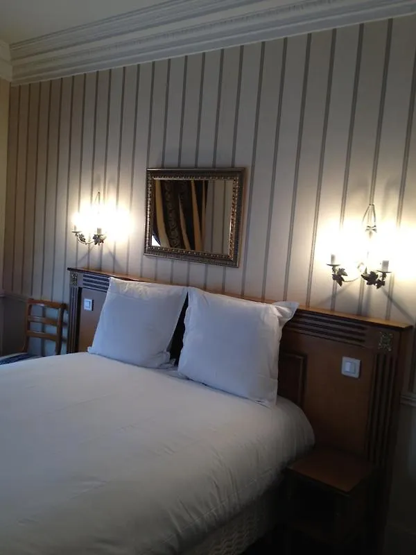 Hotel Avama Prony Parigi
