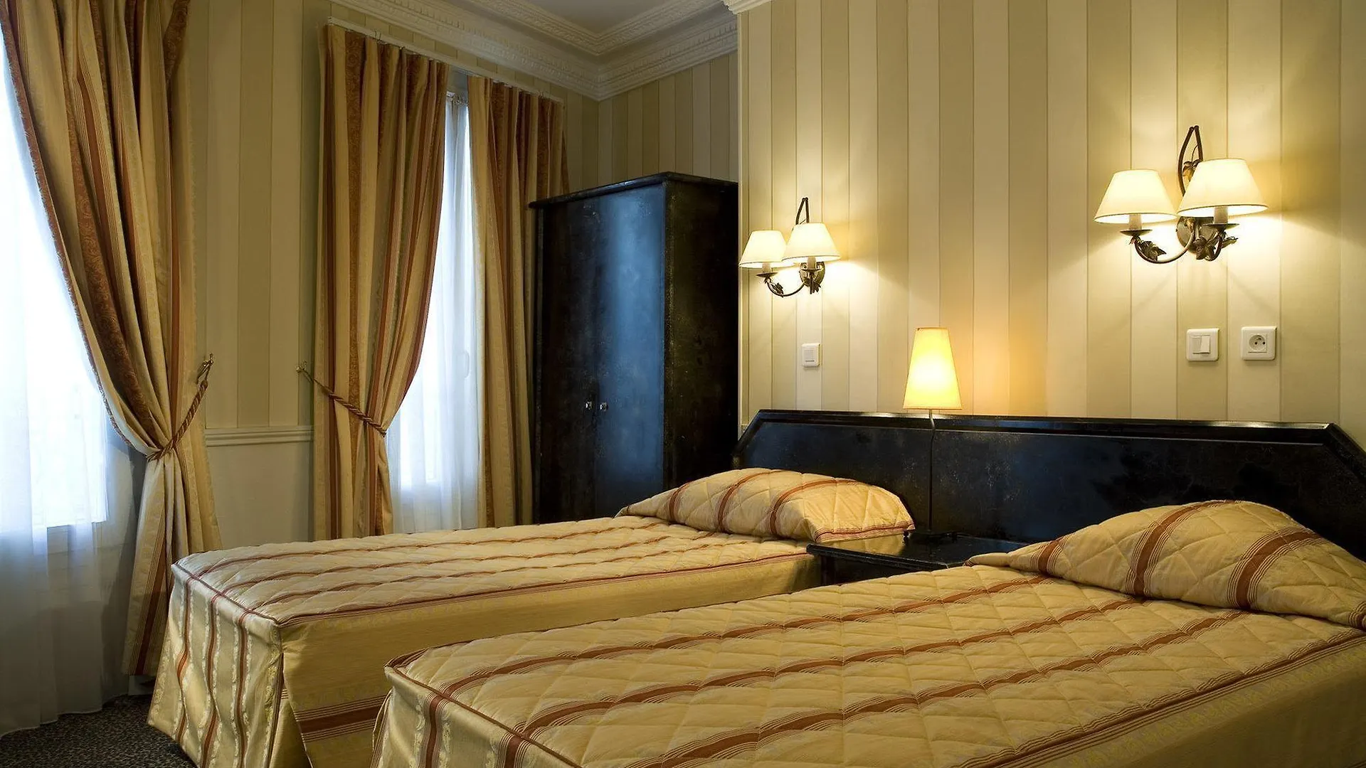 Hotel Avama Prony Parigi