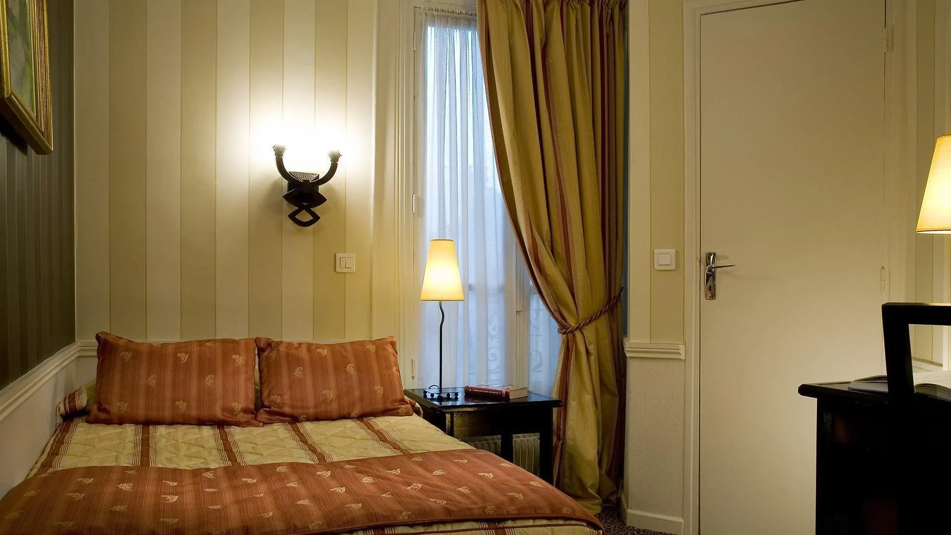 Hotel Avama Prony Parigi