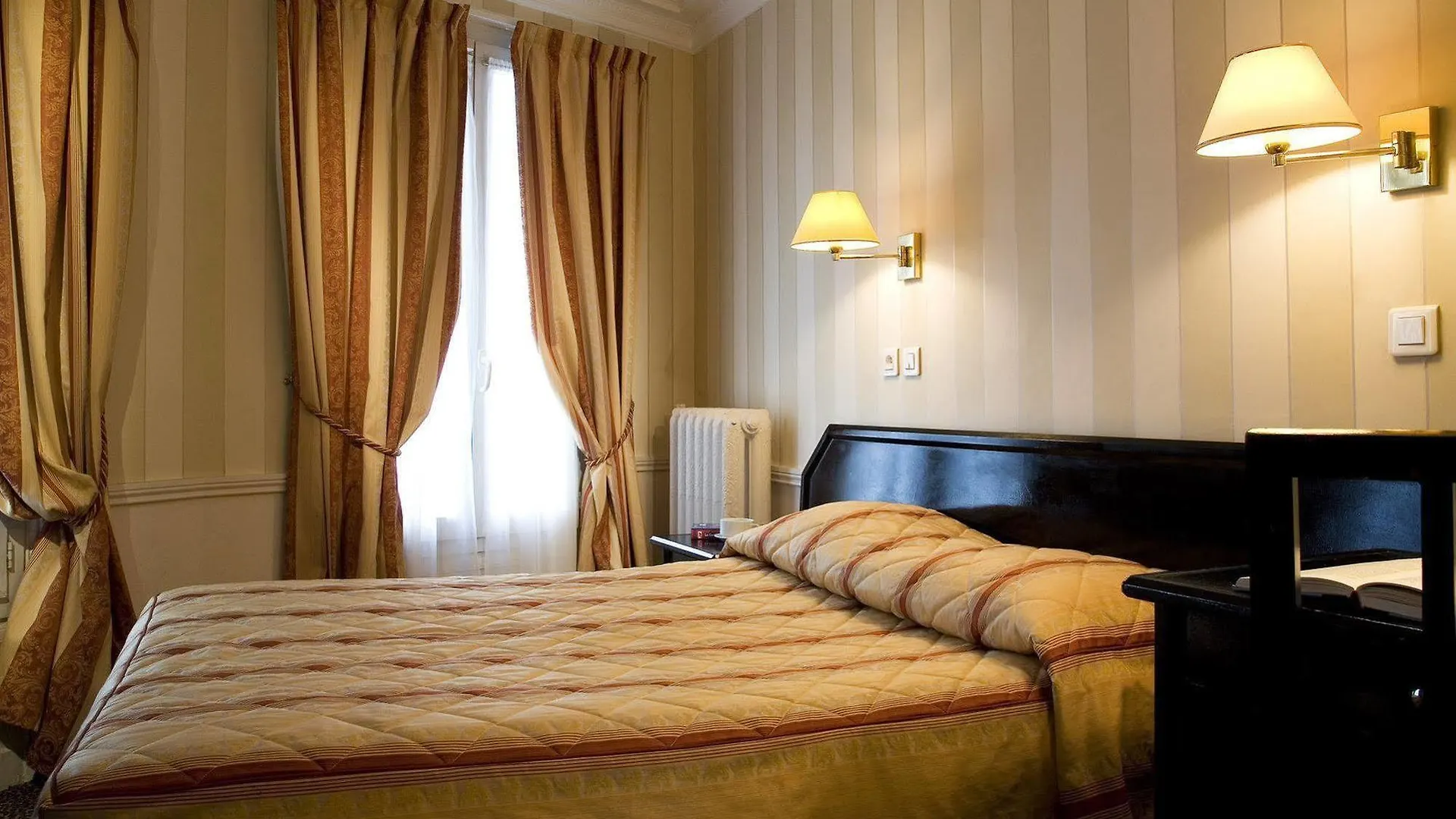 Hotel Avama Prony Parigi